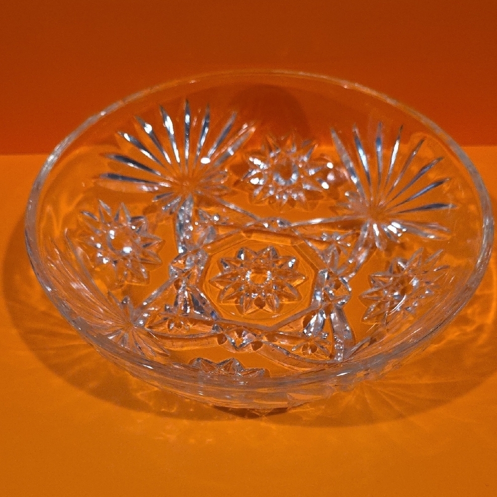 (J30) Clear Glass Decorative Bowl